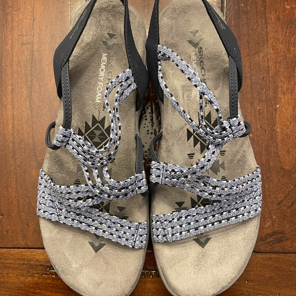 Skechers Memory Foam Sandals SZ 9 NWOT Never Worn